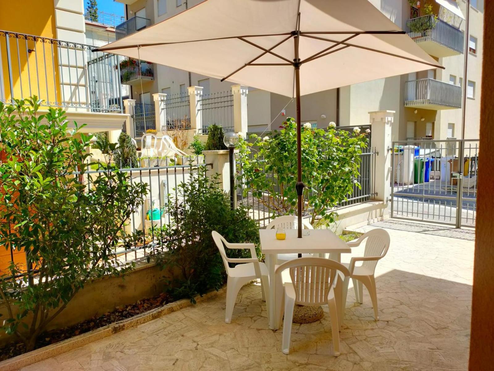 Villino Maria Pia, Appartamento In Villino In Centro Storico L'Aquila Ngoại thất bức ảnh